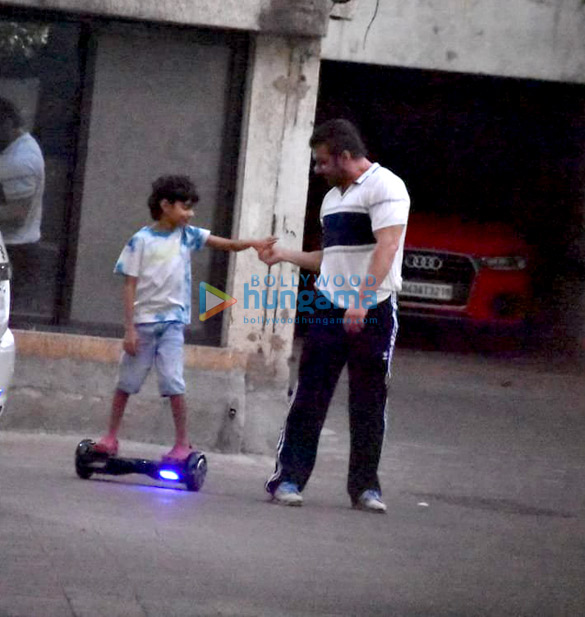 photos sohail khan snapped with kids in bandra 3