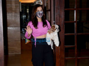 Photos: Sophie Choudry and Malaika Arora snapped in Bandra