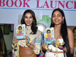 Photos: Sophie Choudry snapped at the book launch ‘Arzu’ at Phoenix Mall, Lower Parel