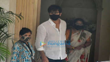 Photos: The Kapoor family and others arrive at the late Rajiv Kapoor’s residence to pay their respect