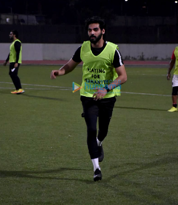 photos tiger shroff disha patani and others snapped at football ground in bandra 1