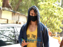 Photos: Tiger Shroff snapped at a dubbing studio in Juhu