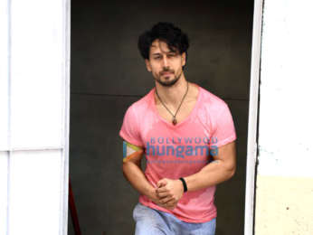Photos: Tiger Shroff snapped at the gym in Andheri