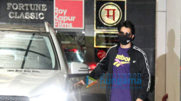 Photos: Varun Dhawan spotted at Body Sculptor gym in Khar