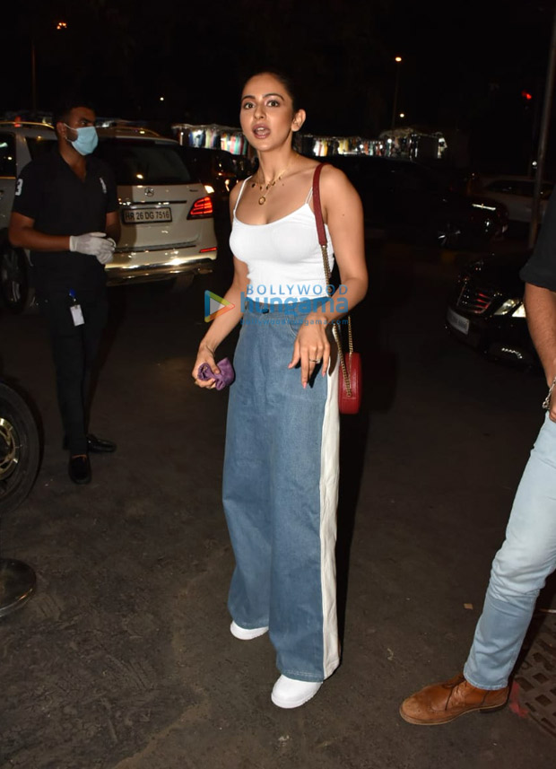 Rakul Preet Singh’s two-toned jeans can be versatile piece in your wardrobe