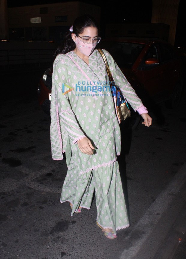 Sara Ali Khan and Amrita Singh twin in ethnic avatars, keeping it casual and comfy
