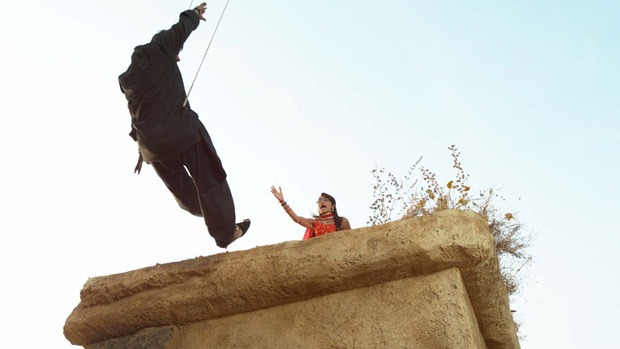 Shabir Ahluwalia pulls off a daredevil stunt for his own death sequence in Kumkum Bhagya