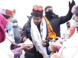 EXCLUSIVE: Kartik Aaryan engages in a fun banter with natives of Manali as they give him a warm welcome; watch