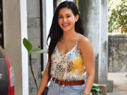 Amyra Dastur spotted at Bandra