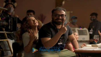 On the sets of the movie Do Baaraa