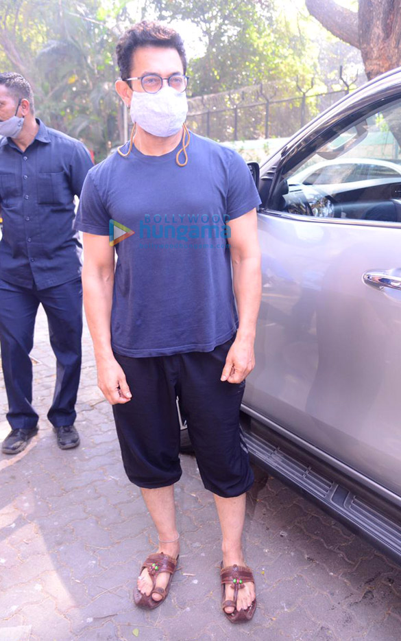photos aamir khan snapped in bandra 5