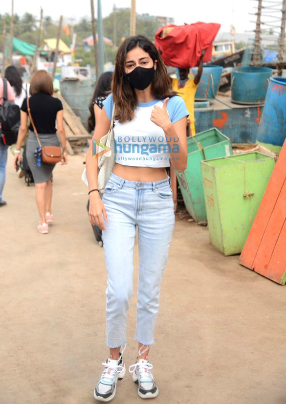photos ananya panday snapped at versova jetty in andheri 1