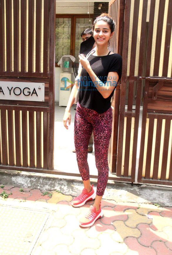 photos ananya panday spotted at anshuka yoga in bandra 3 6