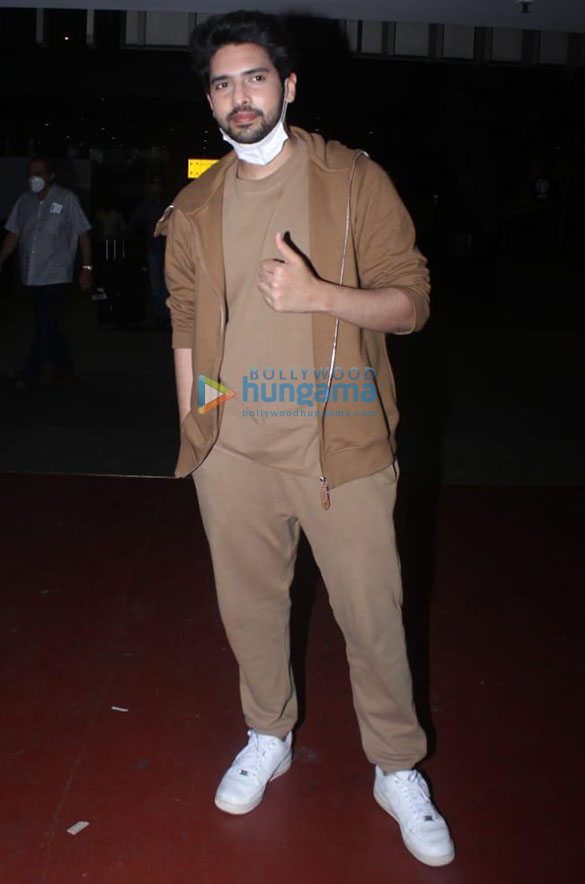 Photos: Armaan Malik snapped at the airport Photos: Armaan Malik snapped at the airport