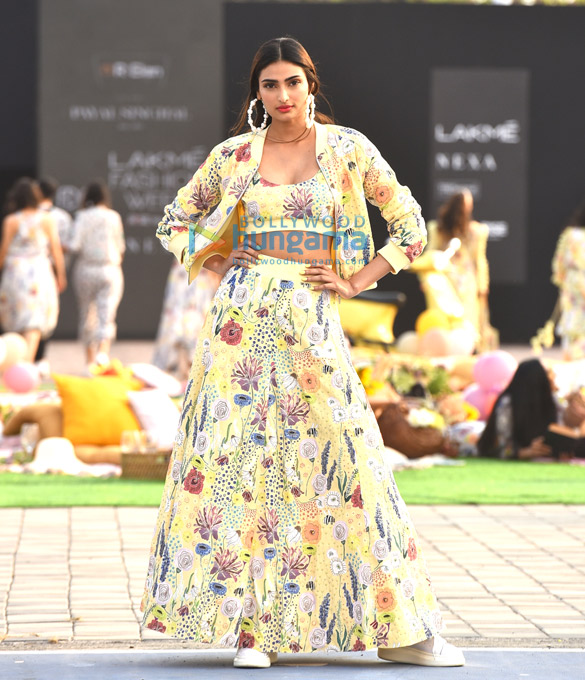 Photos: Athiya Shetty walks for Payal Singhal at Lakme Fashion Week 2021 Photos: Athiya Shetty walks for Payal Singhal at Lakme Fashion Week 2021