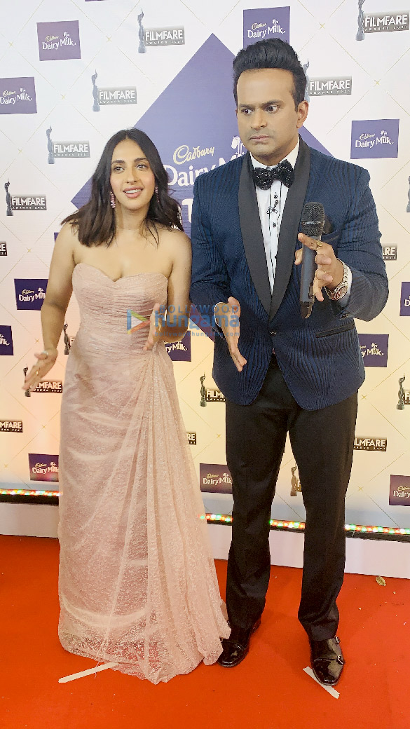 photos celebs grace the red carpet of 66th filmfare awards 2021 11