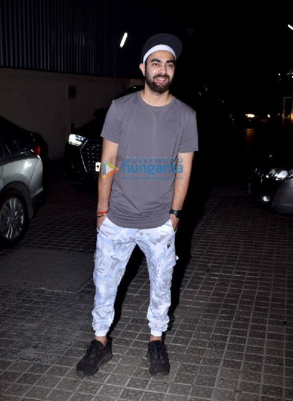 photos celebs grace the screening of roohi 00912 4
