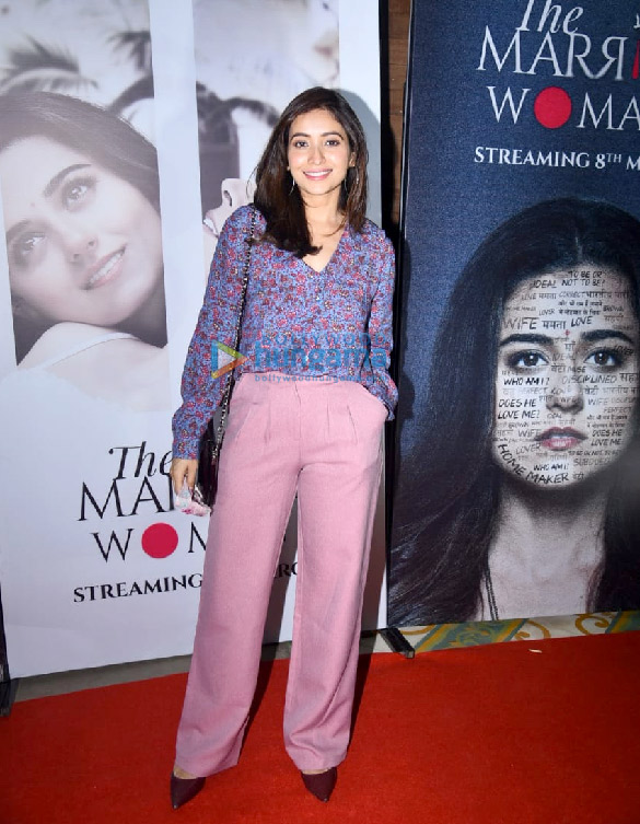 photos celebs snapped at the married woman screening 10