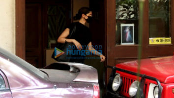 Photos: Deepika Padukone spotted at a dubbing studio in Bandra