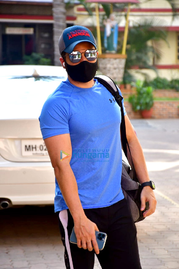 Photos: Emraan Hashmi spotted at gym