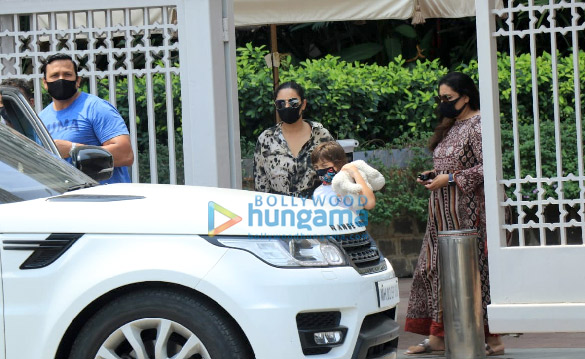 photos gauri khan snapped with her son abram khan at gateway of india 2