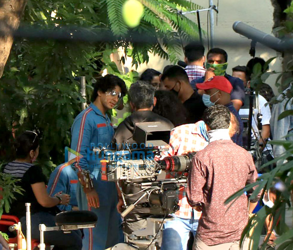 photos ishaan khatter and siddhant chaturvedi snapped on location of a shoot in bandra 1