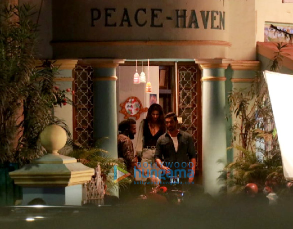 photos john abraham and disha patani snapped shooting in bandra 3