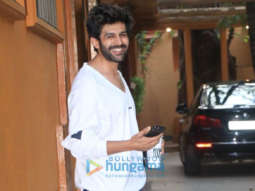 Photos: Kartik Aaryan snapped at dance class in Andheri