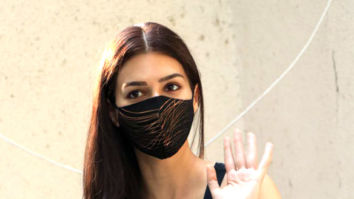 Photos: Kriti Sanon snapped at a salon in Juhu