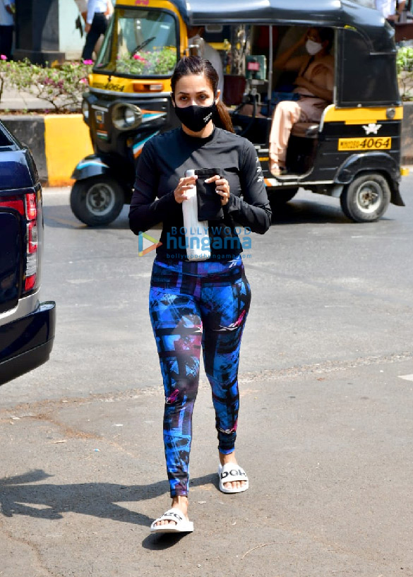 photos malaika arora spotted at diva yoga in bandra 4 2