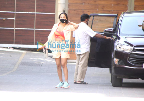 photos malaika arora spotted outside the gym 2