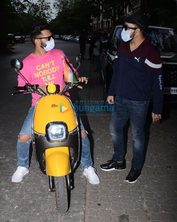 photos mika singh and rahul vaidya snapped in andheri 3