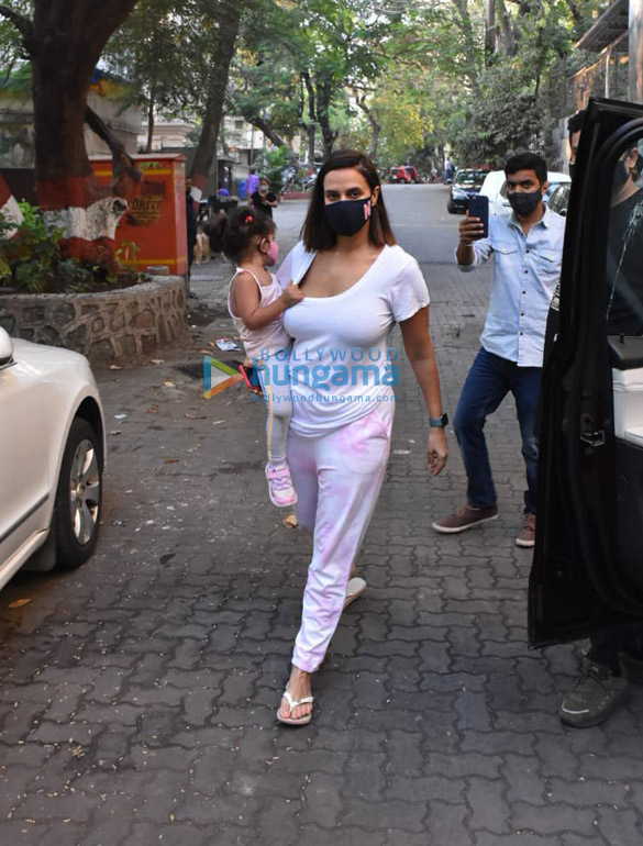 photos neha dhupia spotted with her daughter in bandra 3