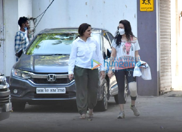 Photos: Preity Zinta spotted at Salman Khan’s house in Bandra