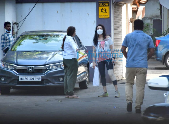 photos preity zinta spotted at salman khans house in bandra 3