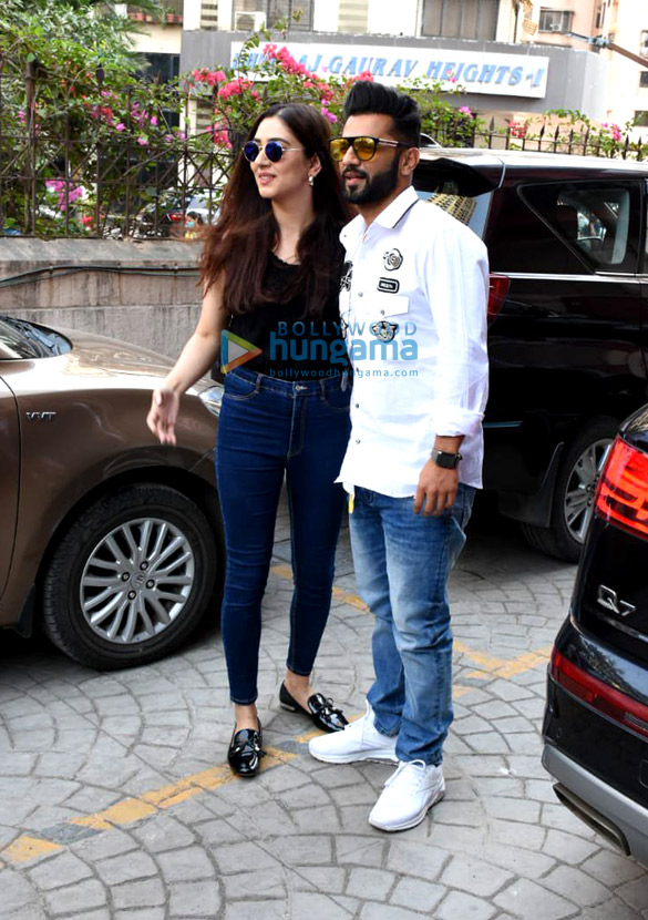 photos rahul vaidya with girlfriend disha parmar at frames production house 1