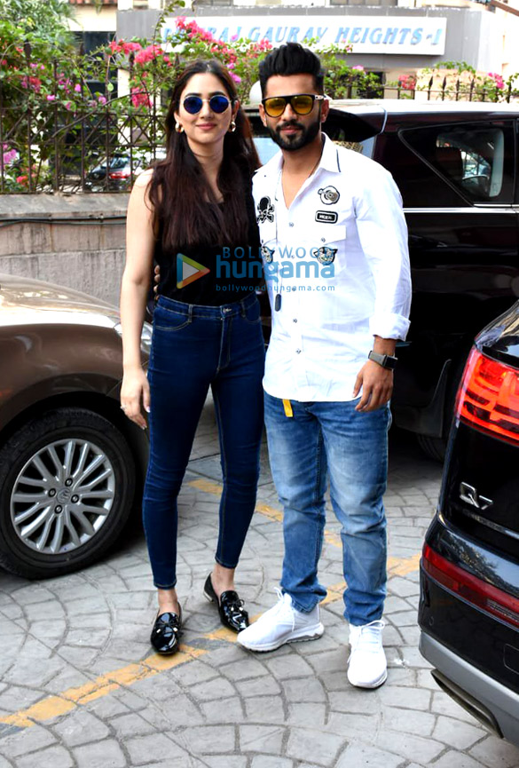 photos rahul vaidya with girlfriend disha parmar at frames production house 2