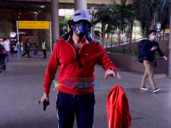 Photos: Rajkummar Rao, Patralekha, Sunny Deol and Sonu Nigam snapped at the airport