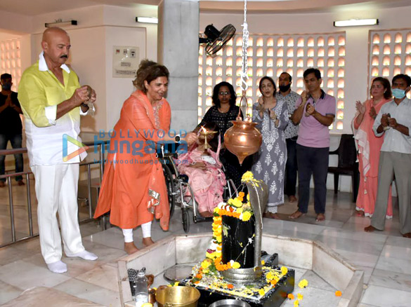 photos rakesh roshan and family snapped attending shivratri pooja in panvel 2