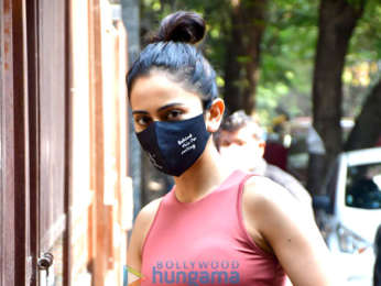 Photos: Rakul Preet Singh spotted at Anshuka Yoga in Bandra