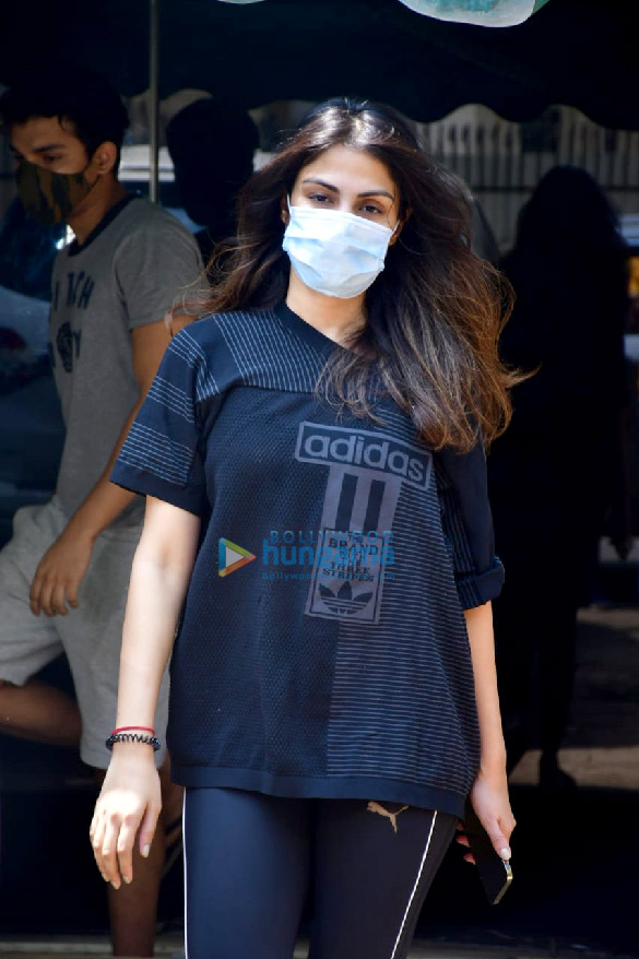 photos rhea chakraborty spotted at a gym 3