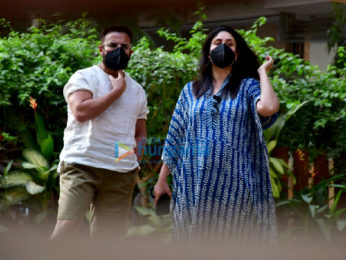 Photos: Saif Ali Khan and Kareena Kapoor Khan spotted in Bandra
