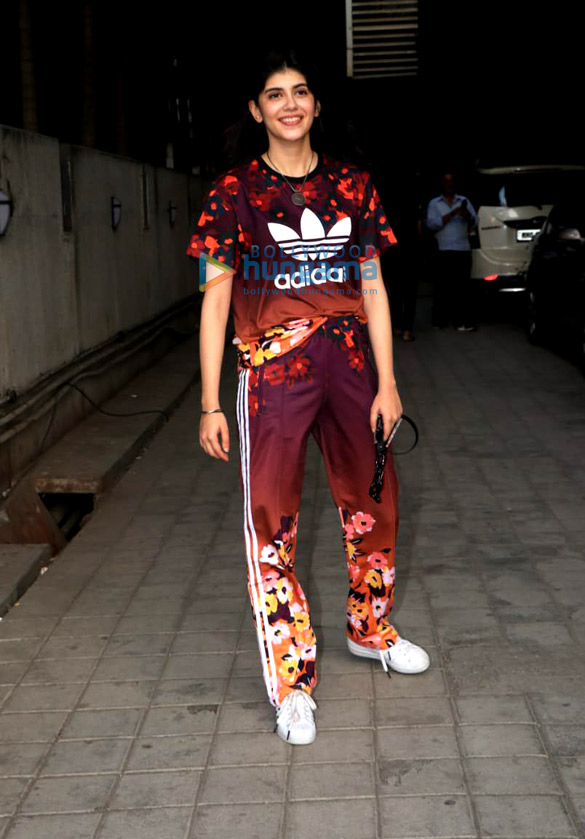 photos sanjana sanghi snapped at dance class in andheri 2