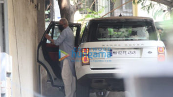 Photos: Sanjay Dutt snapped in Santacruz