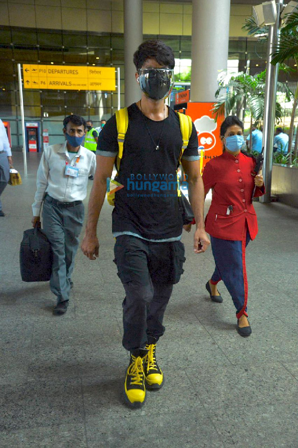 Photos: Shahid Kapoor, Hema Malini, Faruk Kabir and others snapped at the airport