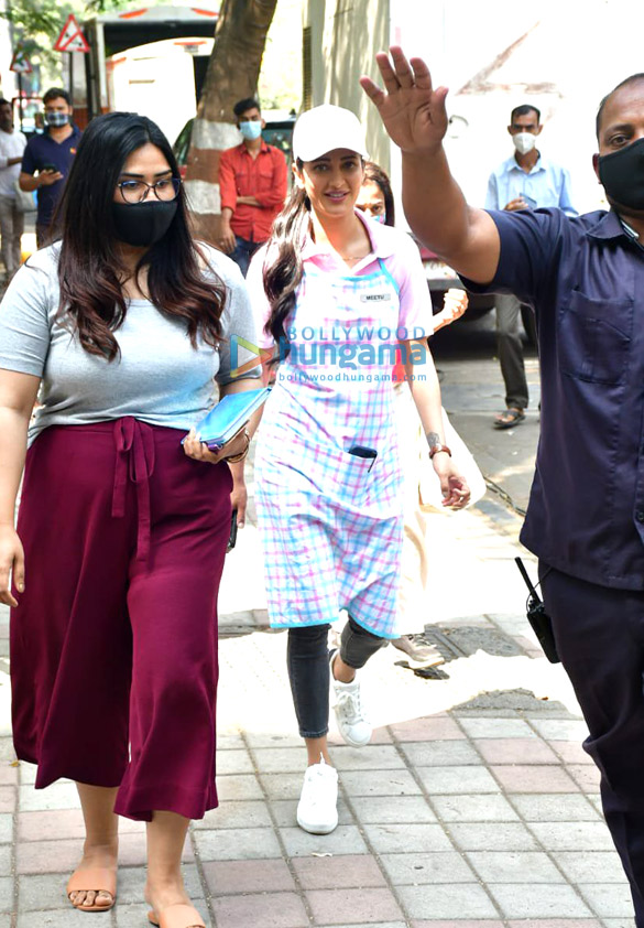 photos shruti haasan spotted shooting in bandra 4