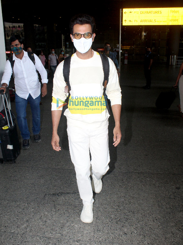 photos sonakshi sinha rajkummar rao tripti dimri and others snapped at the airport 2