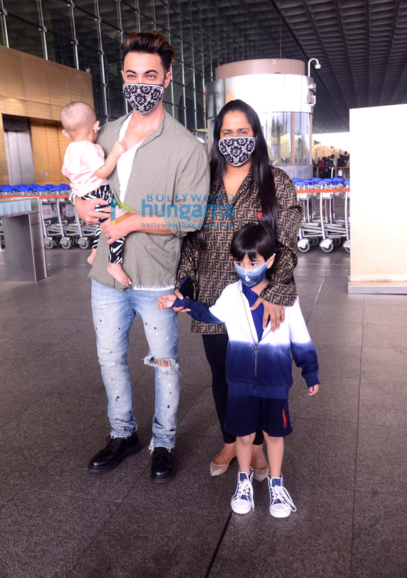 photos sonal chauhan aparshakti khurrana and aayush sharma snapped at the airport 3