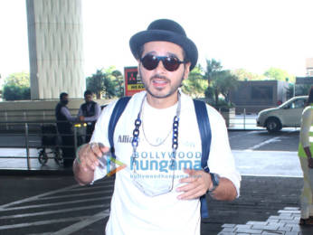 Photos: Sunny Deol, Hina Khan, Rocky Jaiswal and others snapped at the airport