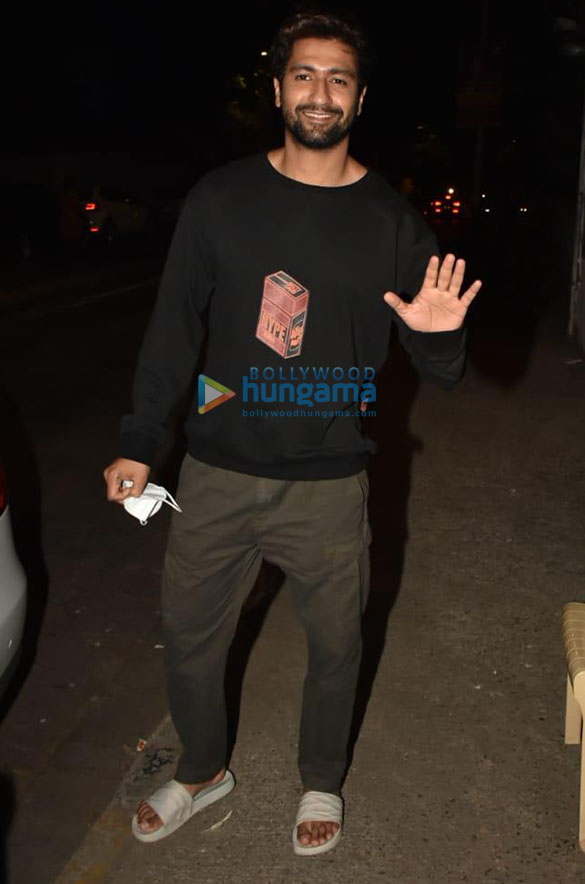 Photos: Vicky Kaushal snapped at Hakim Aalim’s salon Photos: Vicky Kaushal snapped at Hakim Aalim’s salon
